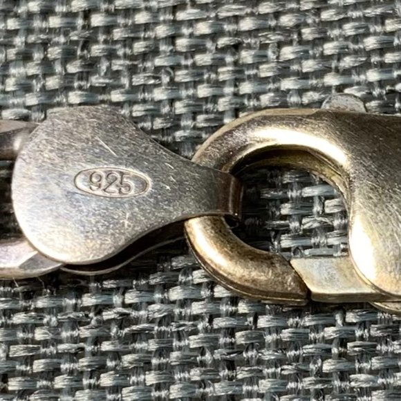 .925 Sterling Italy 20" Figaro Chain. 7mm. Weight is .91oz. (516) - Picture 3 of 3